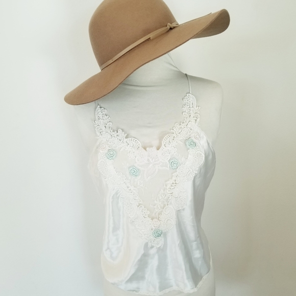 Victoria's Secret Vintage Gold Label Lingerie Lace Crochet Embroidery Crop  NWT - Picture 14 of 16